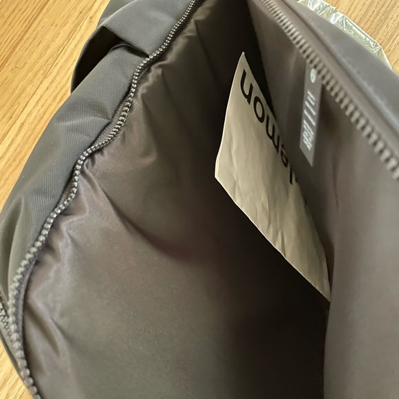 NWT LULULEMON Cruiser Backpack 23L  BLACK TRAVEL perfect brand new w all tags - Picture 13 of 14